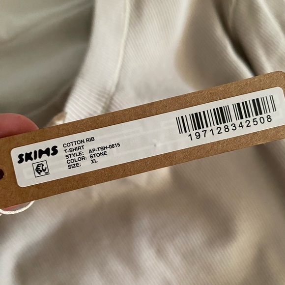 SKIMS COTTON RIB TEE NWT - Picture 3 of 3